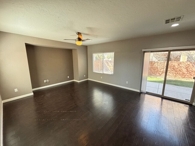 Building Photo - Gorgeous 3Bed/2.5Bath, 2-Story Home located in the Aliante Area- $500 Off Move In Fees