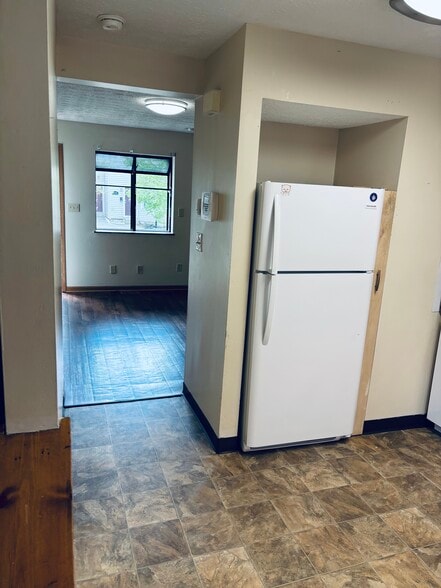 Building Photo - 102 McMillen Ave