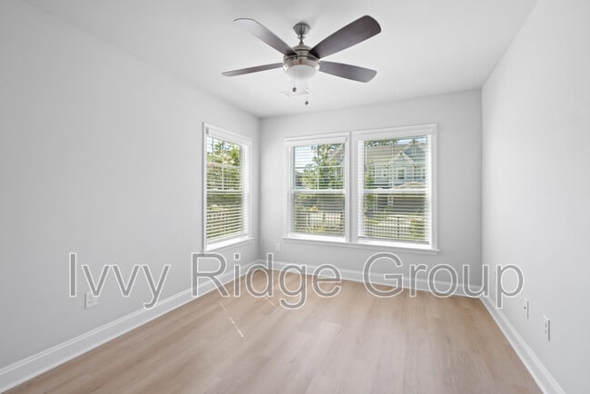 Building Photo - 2538 Lydia Ave