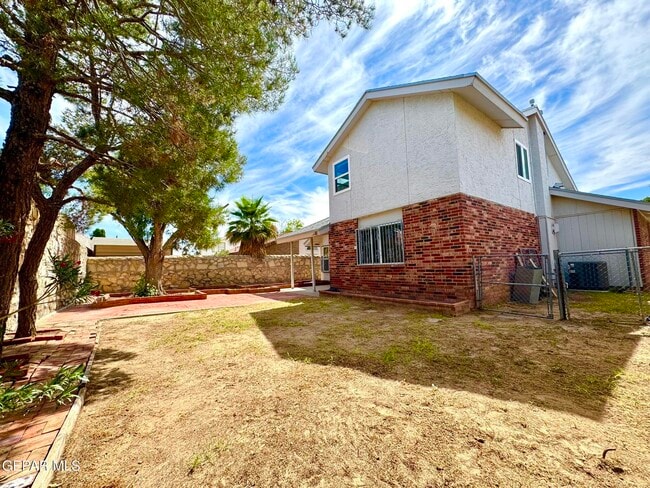 Building Photo - 2218 Seagull Dr