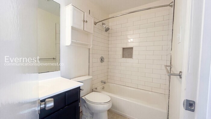 Building Photo - 900 Taulbee Ln