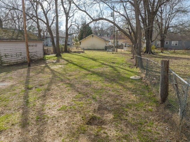 Building Photo - Freshly Updated 2 Bedroom House