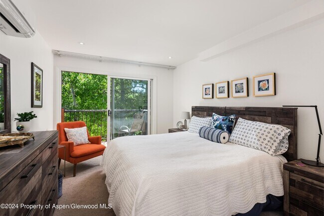 Building Photo - 205 E Durant Ave