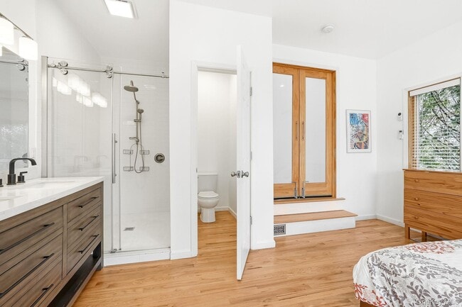 Building Photo - 11 S Cedar St