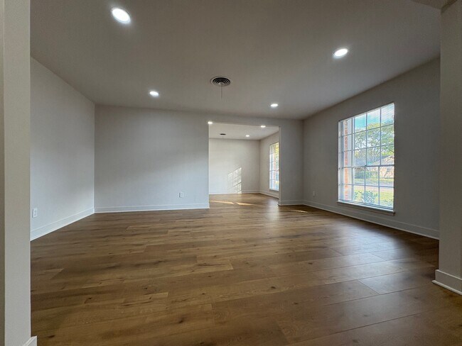 Building Photo - 5822 Yarwell Dr