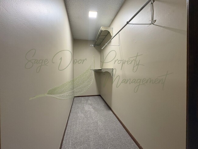 Building Photo - SPACIOUS LAYOUT