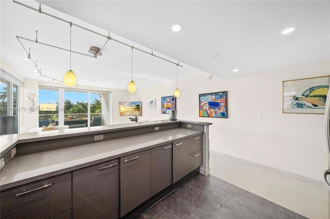 Building Photo - 200 Ocean Dr