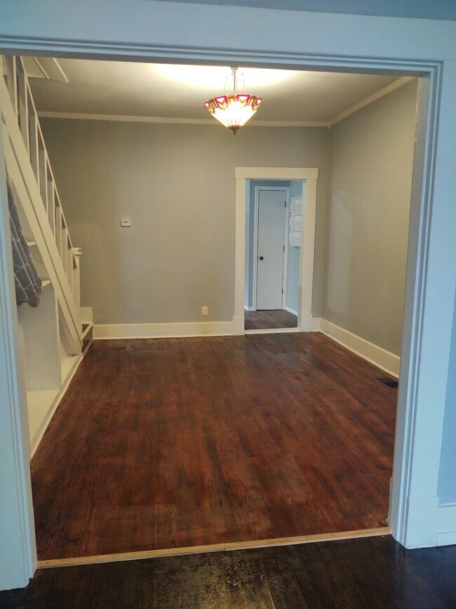 Building Photo - 719 West Faulkner Street, Unit 719