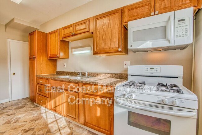 Building Photo - 6149 Dunroming Rd