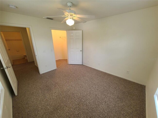 Building Photo - 5903 Willow Ridge Dr