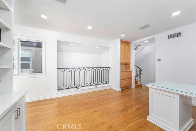 Building Photo - 119 Opal Ave