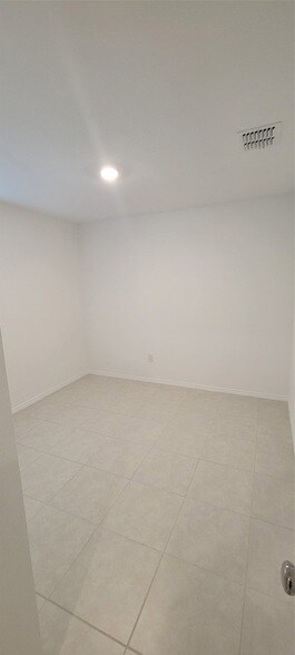 Building Photo - 2636 Turtle Dove Dr