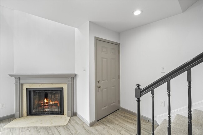 Building Photo - 10615 Briar Forest Dr