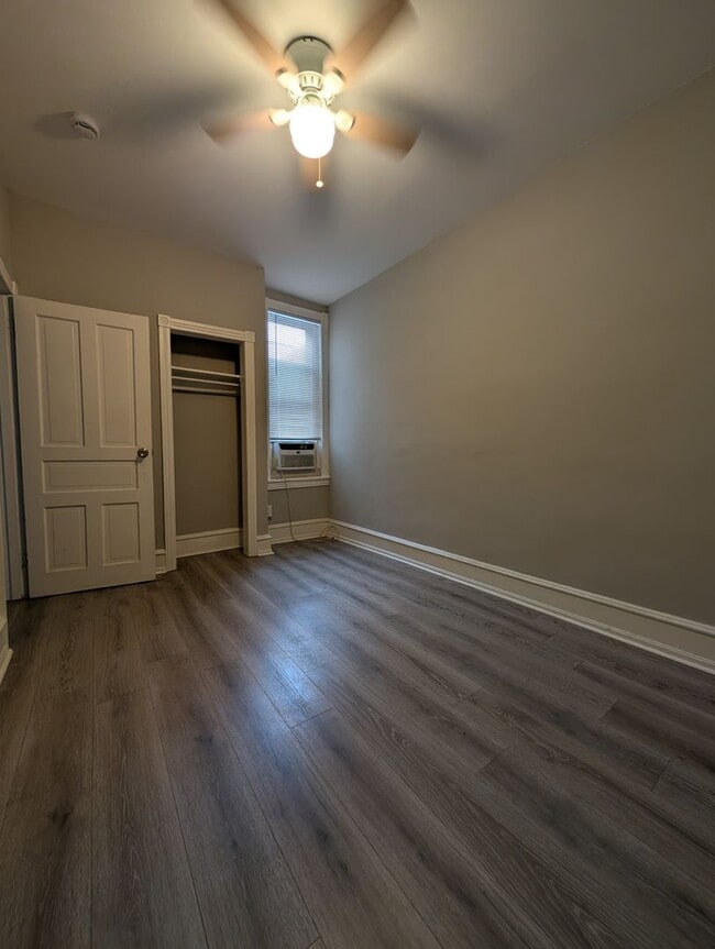 Building Photo - Now Showing!