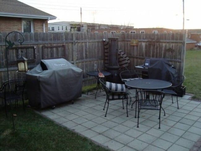 Building Photo - Hopkins Townhome for Rent