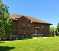 Building Photo - 247 W Main St