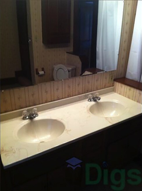 Building Photo - 2-Story House, 4Bed/2Bath, Garage, Washer/Dryer. Pet Friendly