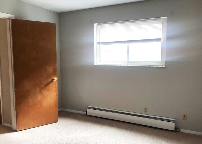 Building Photo - 440 Ludlow Ave