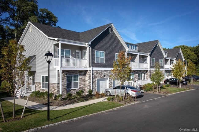 Building Photo - 495 Middle Country Rd