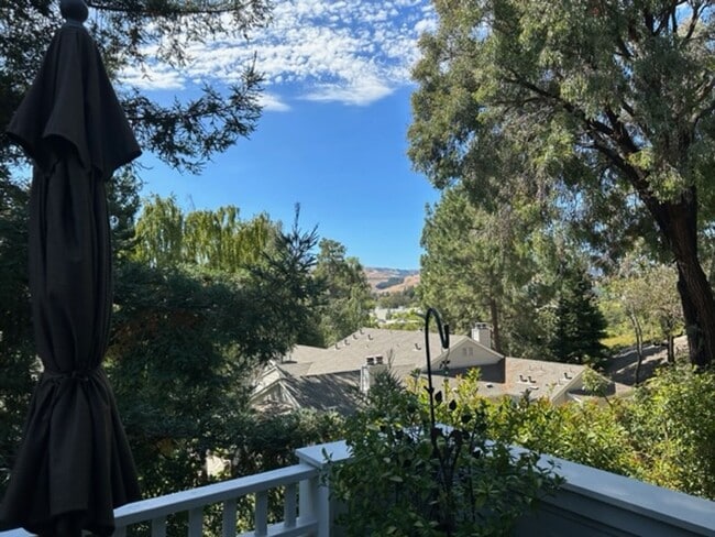 Building Photo - The Foothills Condo, 2 BD / 2 BA Single St...