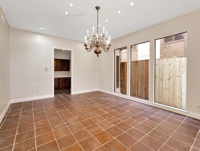 Building Photo - 5600 San Felipe St