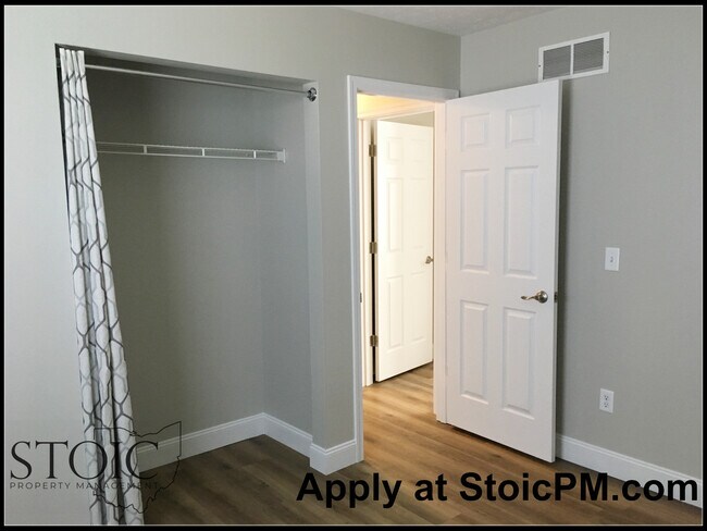 Building Photo - 2810 Raphael Dr