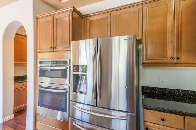 Building Photo - Summerlin Vistas Pool Home w/ Bed and Bath...
