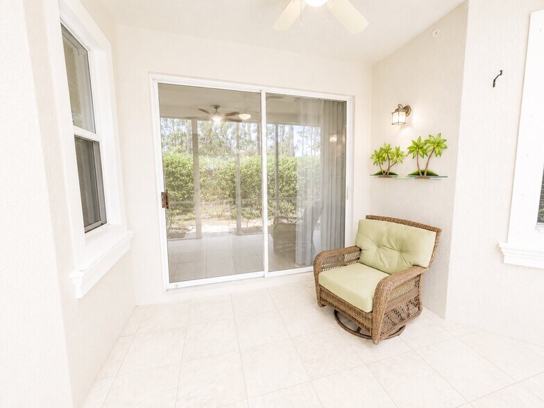 Building Photo - 1445 Mariposa Cir