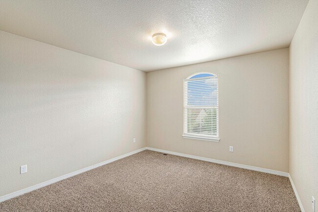 Building Photo - Nice Big Home, close to Ft Carson, Updated...