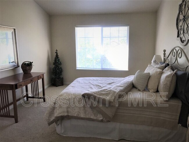 Building Photo - 138 Beacon Way