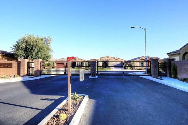 Building Photo - 4430 E Angela Dr