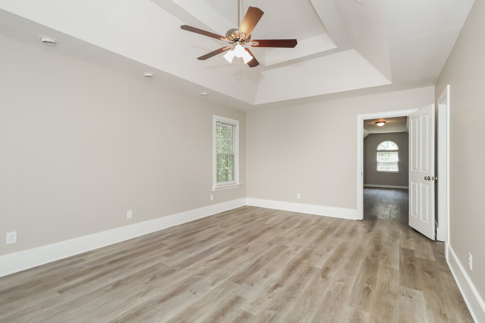 Building Photo - 3073 Essex Dr