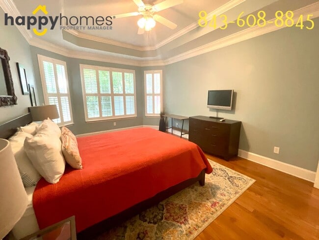 Building Photo - Gorgeous home in an ideal location on Daniel Island
