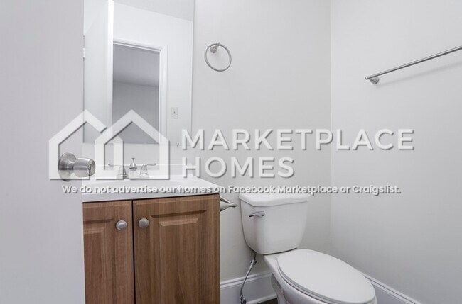 Building Photo - 4236 Glenhaven Dr