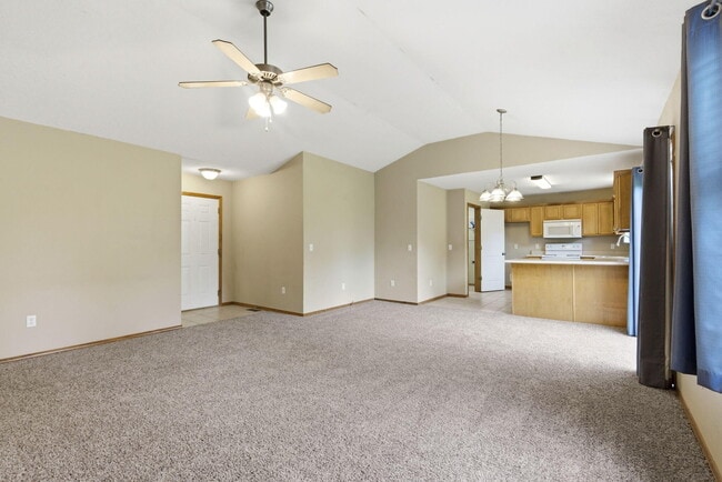 Building Photo - 1215 S 14th Ave