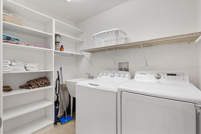 Building Photo - 3025 Bartow Ln