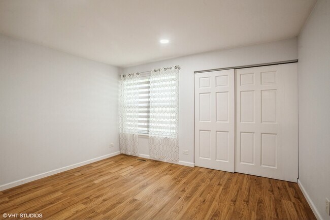 Building Photo - 1051 Rockport Dr