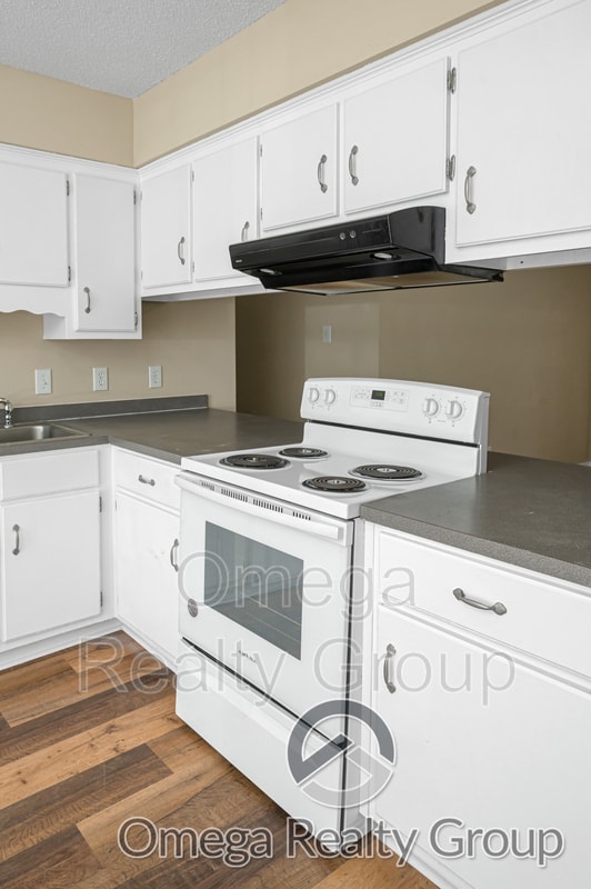 Building Photo - 3020 Barlett Dr