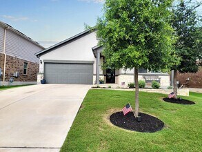 Building Photo - Beautiful 4 Bed / 2.5 Bath Home in Pflugerville