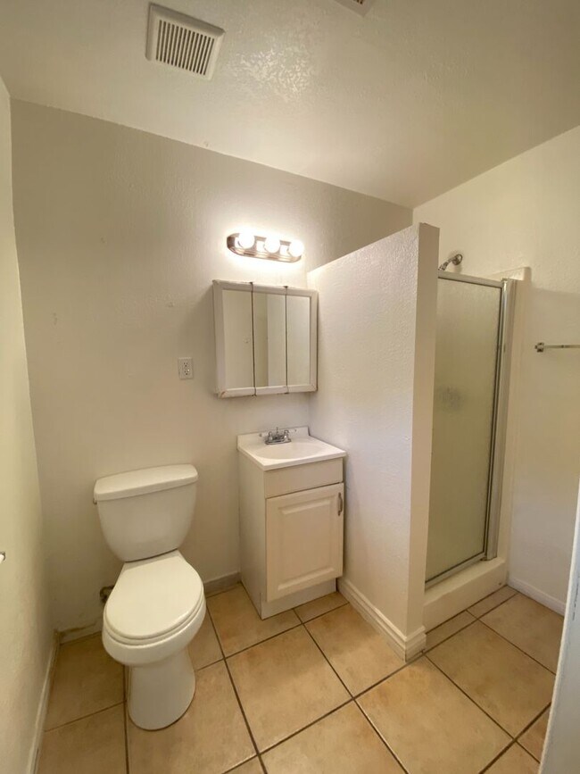 Building Photo - 5775 Baja Dr