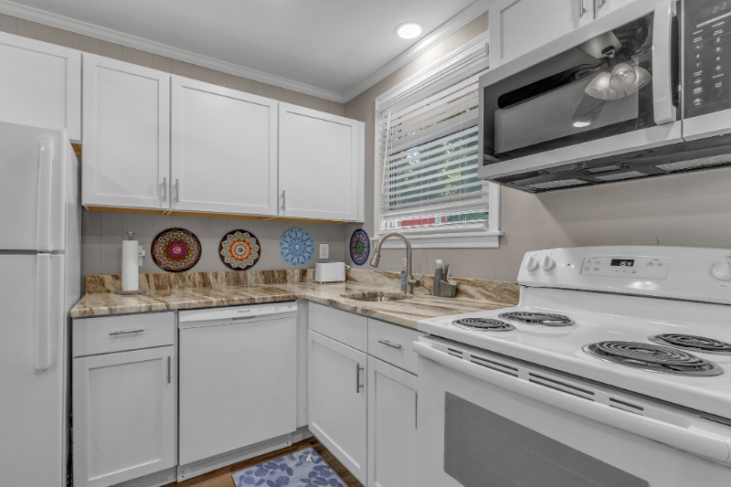 Building Photo - 230 Bermuda Dr