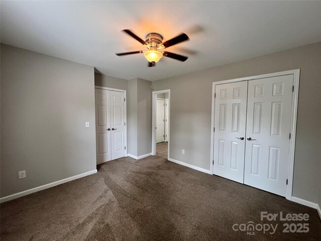 Building Photo - 209 Indian Paint Brush Dr