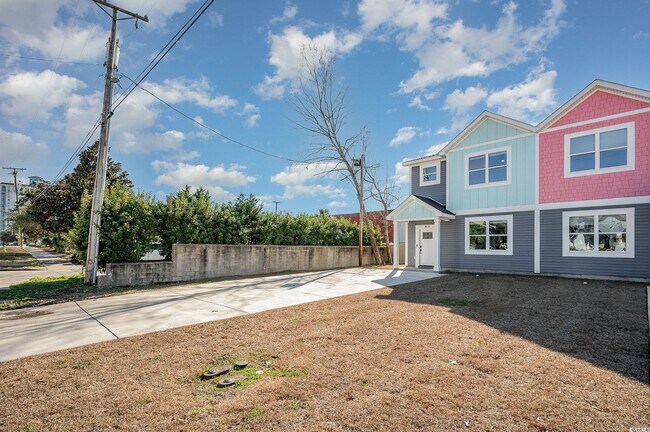 Building Photo - 503 30th Ave N