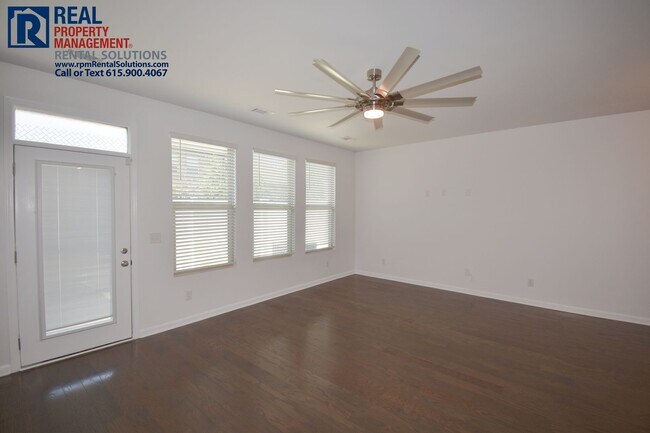 Building Photo - Gorgeous 3BR/2.5BA townhome w/ garage, w/dryer hookups, triple Rockvale schools!