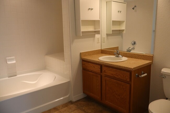 Building Photo - Convenient Fort Collins Location – Updated...