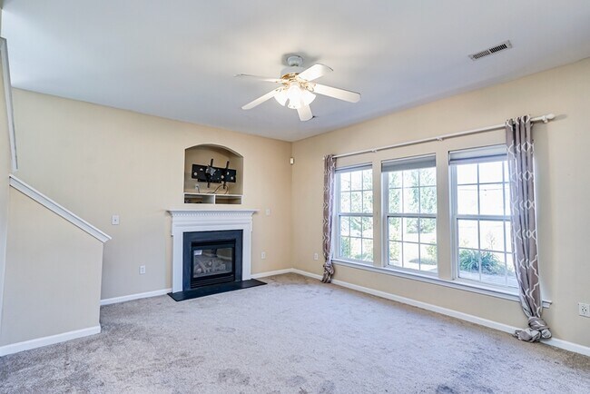 Building Photo - 545 Smoothstone Dr