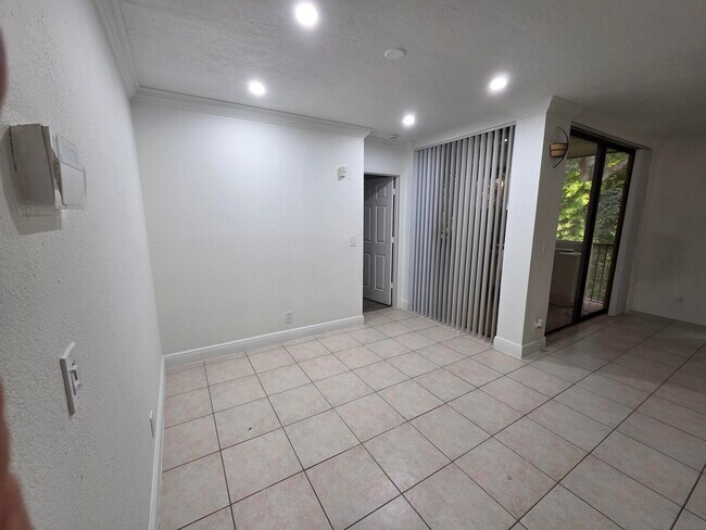 Building Photo - 3840 Coral Tree Cir