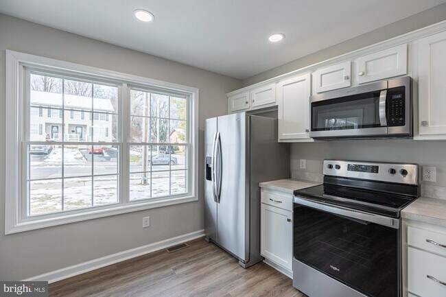 Building Photo - 438 Hill St