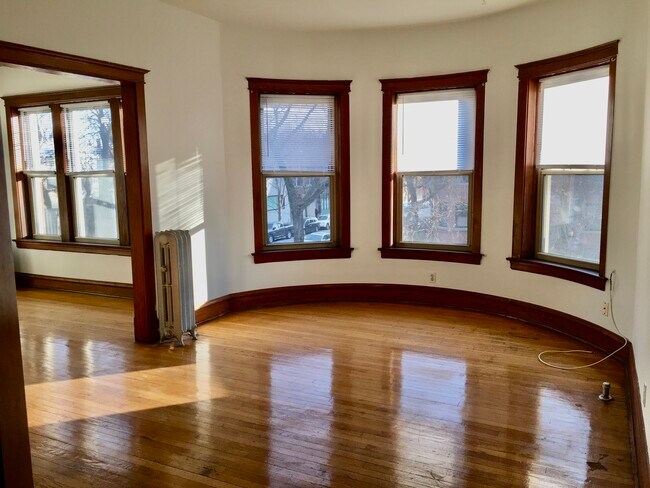 Building Photo - 1404 W Olive Ave