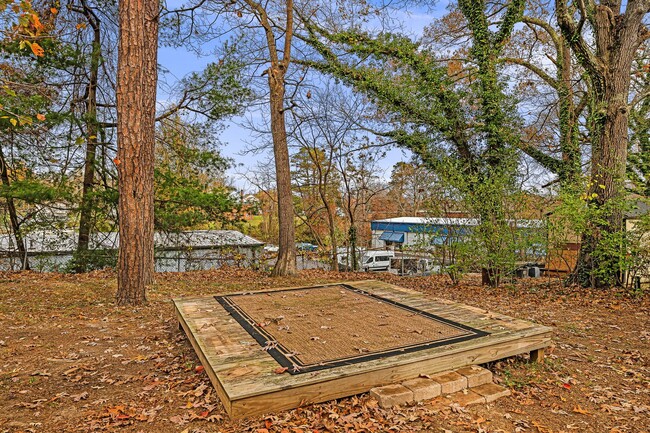 Building Photo - Cozy and Quaint 2-Bedroom with Bonus Room ...